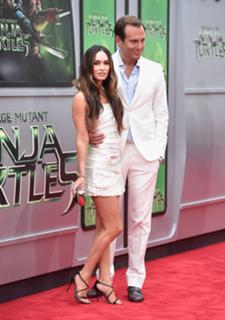 Megan Fox feet photo thumbnail