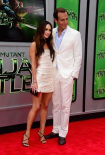 Megan Fox feet photo thumbnail