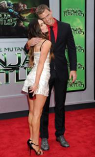 Megan Fox feet photo thumbnail