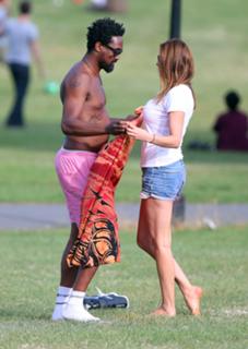 Lisa Snowdon feet photo thumbnail