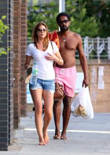 Lisa Snowdon feet photo thumbnail