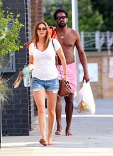 Lisa Snowdon feet photo thumbnail