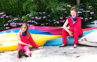 Grace Helbig feet photo thumbnail