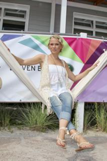 Nova Meierhenrich feet photo thumbnail