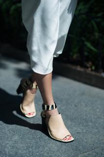 Jamie Chung feet photo thumbnail