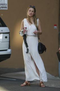 Amber Heard feet photo thumbnail
