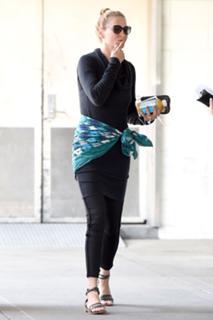 Uma Thurman feet photo thumbnail