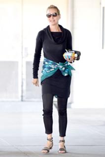 Uma Thurman feet photo thumbnail