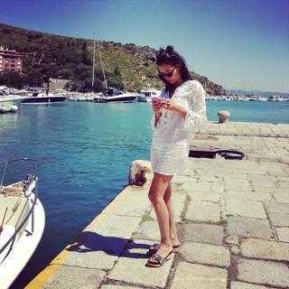 Caterina Balivo feet photo thumbnail