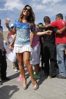Sabrina Sato feet photo thumbnail