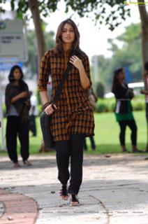 Ileana D'Cruz feet photo thumbnail