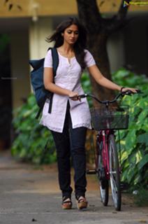 Ileana D'Cruz feet photo thumbnail