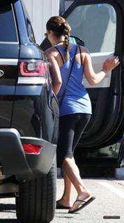 Lea Michele feet photo thumbnail
