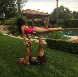 Selena Gomez feet photo thumbnail