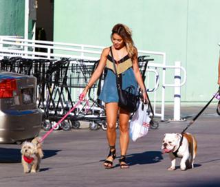 Vanessa Hudgens feet photo thumbnail