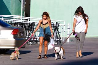 Vanessa Hudgens feet photo thumbnail