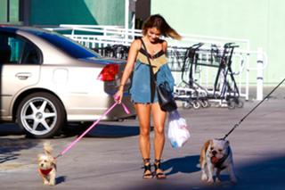 Vanessa Hudgens feet photo thumbnail