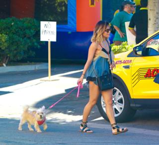 Vanessa Hudgens feet photo thumbnail