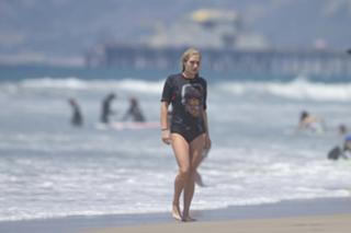 Kesha feet photo thumbnail