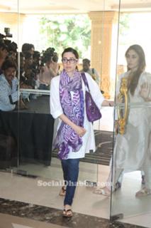 Kareena Kapoor feet photo thumbnail