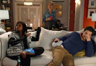 Mindy Kaling feet photo thumbnail