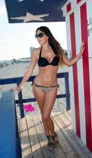 Claudia Romani feet photo thumbnail