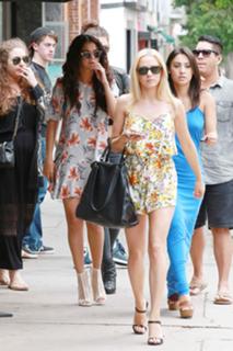 Francia Raisa feet photo thumbnail