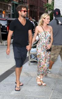Diane Kruger feet photo thumbnail
