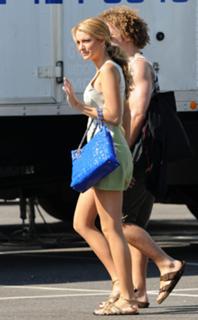 Blake Lively feet photo thumbnail