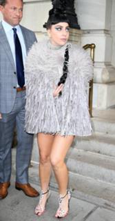 Lady Gaga feet photo thumbnail