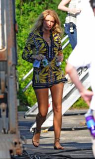 Blake Lively feet photo thumbnail