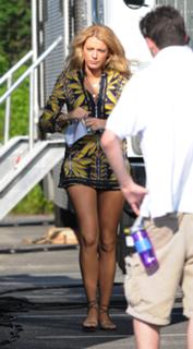 Blake Lively feet photo thumbnail