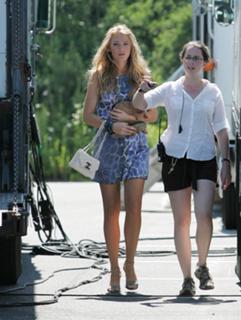 Blake Lively feet photo thumbnail