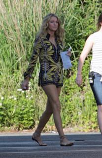 Blake Lively feet photo thumbnail