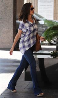 Minka Kelly feet photo thumbnail