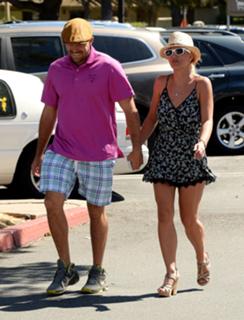 Britney Spears feet photo thumbnail