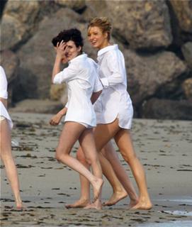 Blake Lively feet photo thumbnail