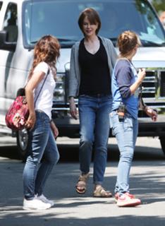 Nicole Kidman feet photo thumbnail