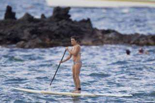 Danica Patrick feet photo thumbnail