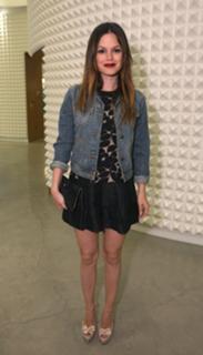 Rachel Bilson feet photo thumbnail