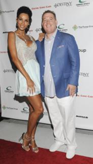 Nicole Murphy feet photo thumbnail