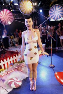 Katy Perry feet photo thumbnail