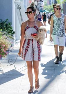 Ashley Tisdale feet photo thumbnail