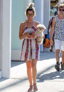 Ashley Tisdale feet photo thumbnail