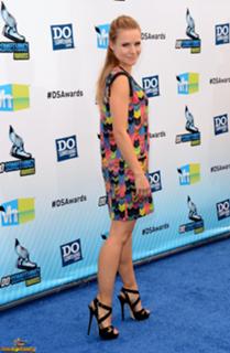Kristen Bell feet photo thumbnail