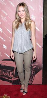 Kristen Bell feet photo thumbnail