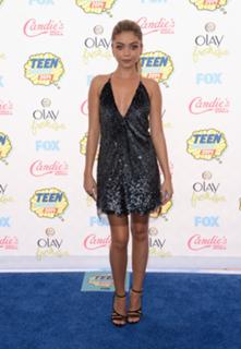Sarah Hyland feet photo thumbnail