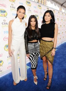Kendall Jenner feet photo thumbnail
