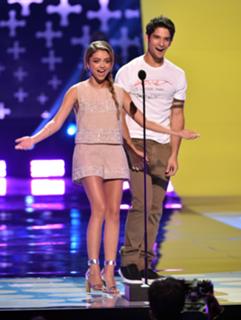 Sarah Hyland feet photo thumbnail
