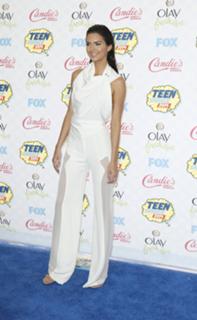 Kendall Jenner feet photo thumbnail